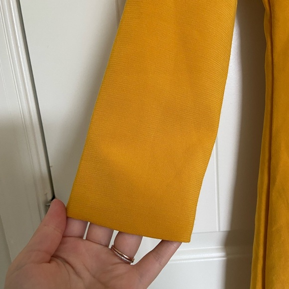 NWOT | Women’s deep yellow floral embroidered shift swing collared‎ dress medium - Picture 4 of 7